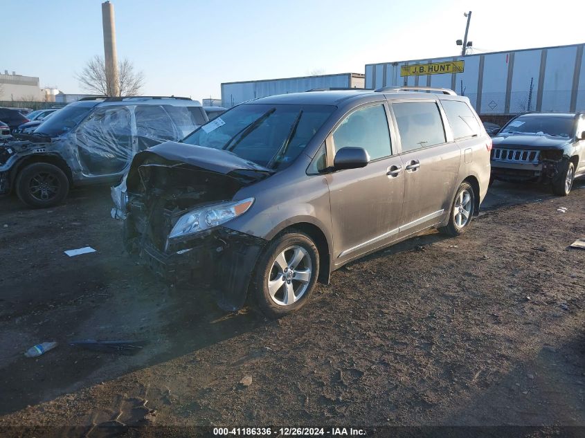 VIN 5TDKK3DC6FS607437 2015 Toyota Sienna, Le 8 Pass... no.2