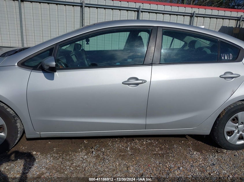 2018 KIA FORTE VIN: 3KPFL4A77JE197004