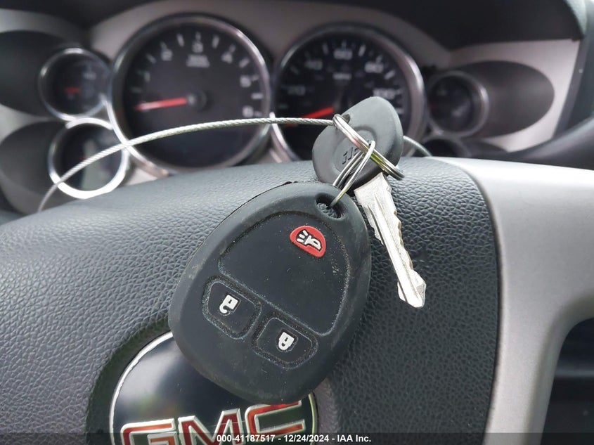 2008 GMC SIERRA 1500 VIN: 2GTEK13M181213253
