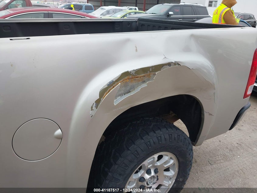 2008 GMC SIERRA 1500 VIN: 2GTEK13M181213253