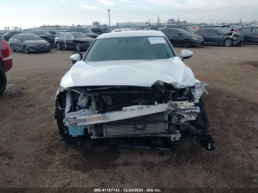 VIN 1HGCV1F1XJA136850 2018 Honda Accord, LX no.13