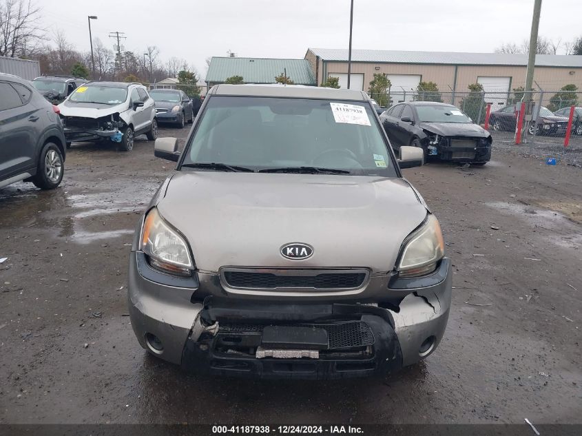 2011 Kia Soul + VIN: KNDJT2A26B7195779 Lot: 41187938