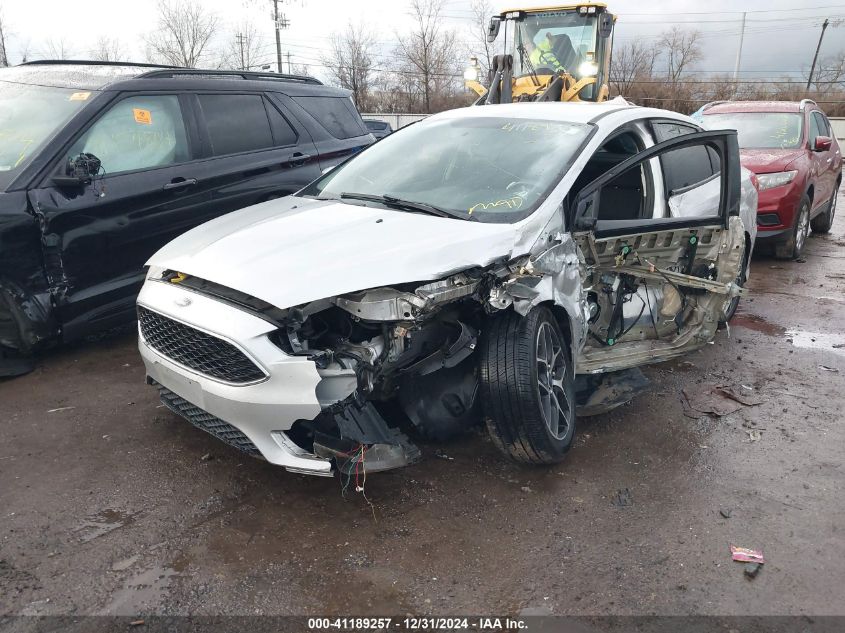 VIN 1FADP3F24FL240253 2015 Ford Focus, SE no.2