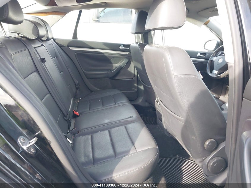 2008 VOLKSWAGEN JETTA VIN: 3VWRZ71KX8M132131