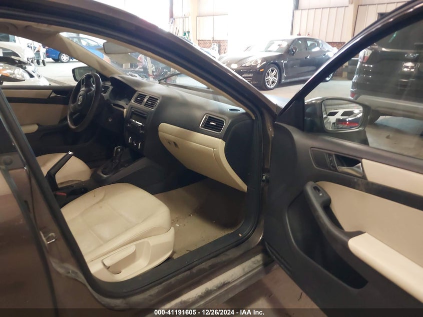 2011 VOLKSWAGEN JETTA VIN: 3VWDX7AJ1BM320275