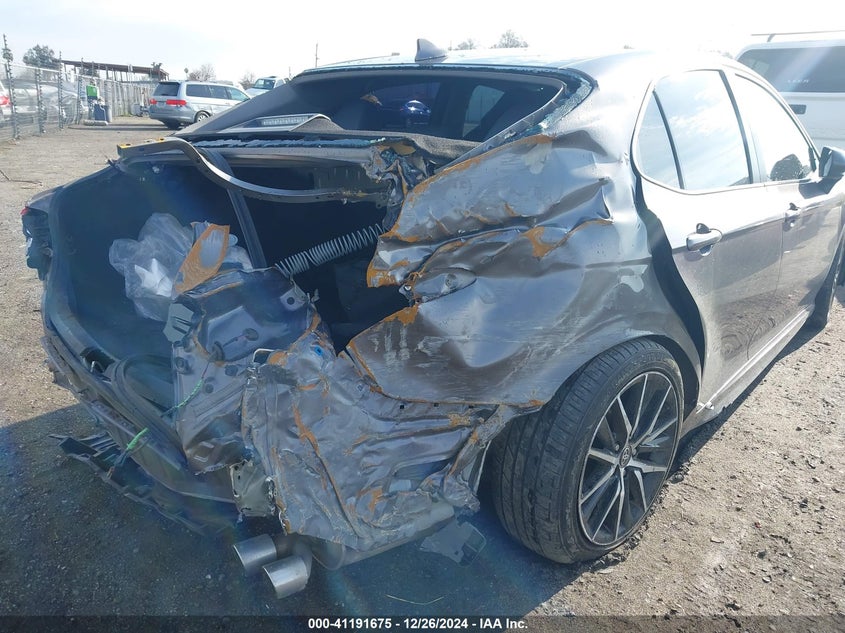 2021 TOYOTA CAMRY SE - 4T1G11AK2MU445352