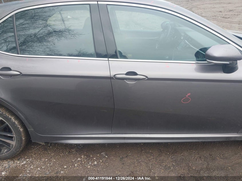 2018 TOYOTA CAMRY VIN: 4T1B61HK5JU056105