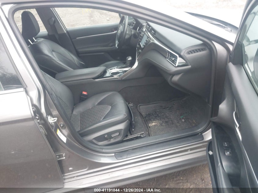 2018 TOYOTA CAMRY VIN: 4T1B61HK5JU056105