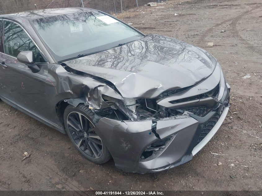 2018 TOYOTA CAMRY VIN: 4T1B61HK5JU056105