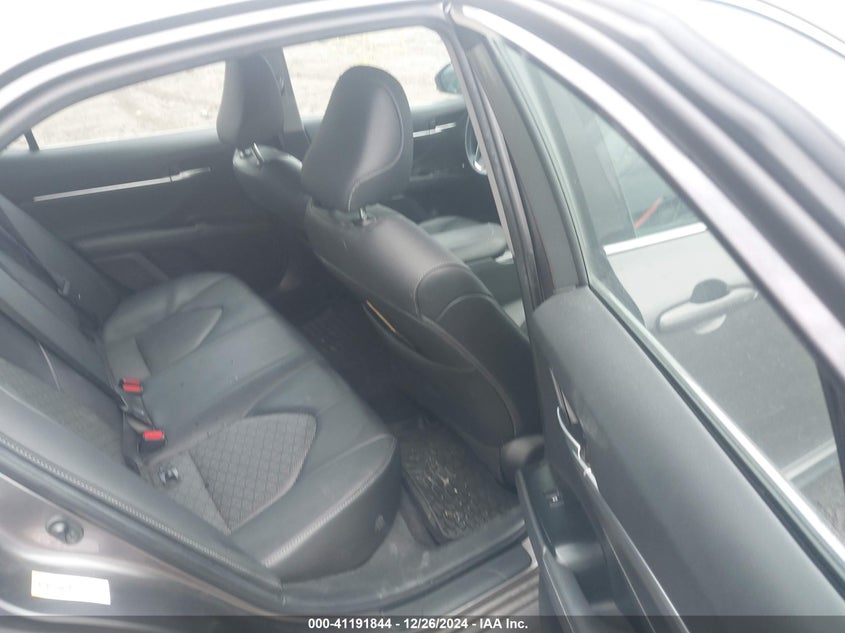 2018 TOYOTA CAMRY VIN: 4T1B61HK5JU056105