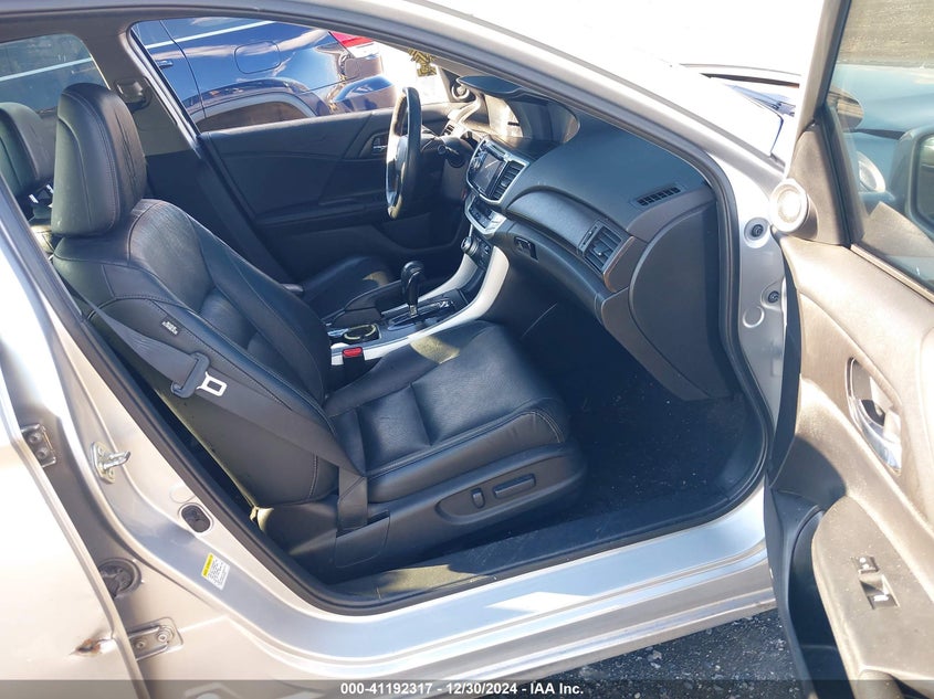 2014 HONDA ACCORD SEDAN VIN: 1HGCR3F86EA033685