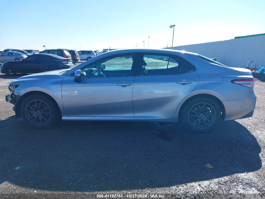 2018 TOYOTA CAMRY VIN: 4T1B11HK5JU084338