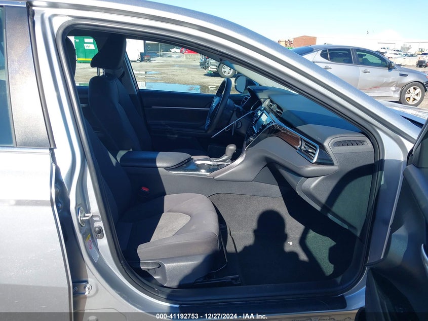 2018 TOYOTA CAMRY VIN: 4T1B11HK5JU084338