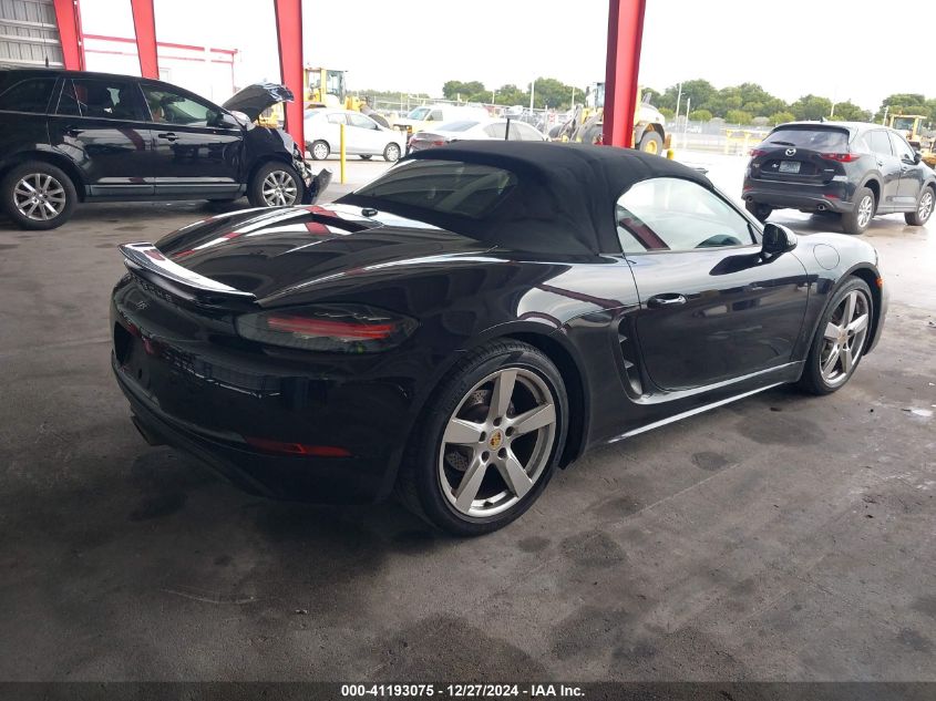 VIN WP0CA2A8XHS220370 2017 Porsche 718 Boxster no.21