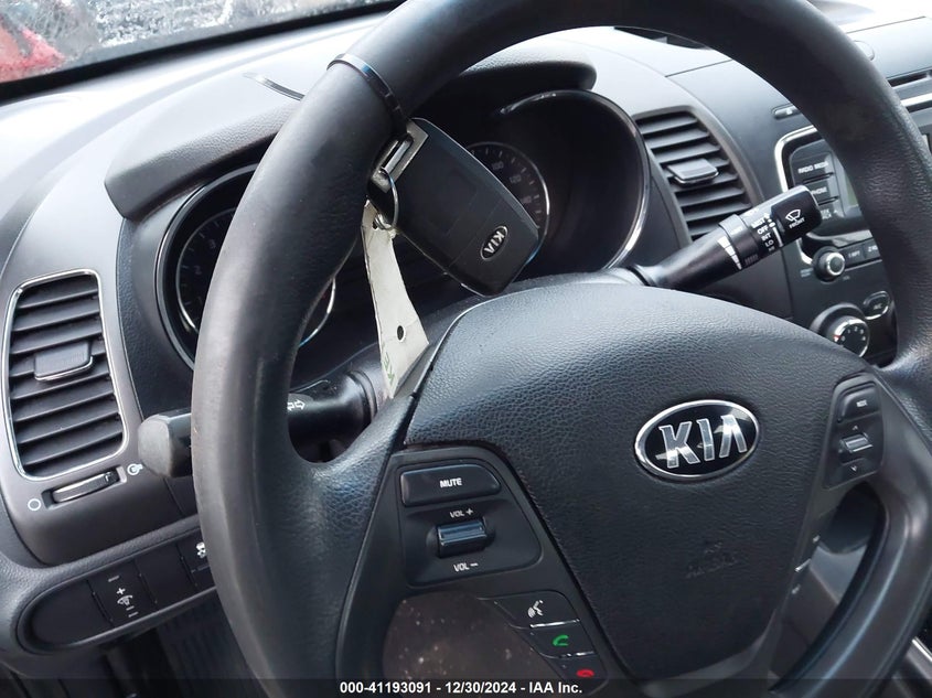 2017 KIA FORTE VIN: 3KPFK4A70HE113036