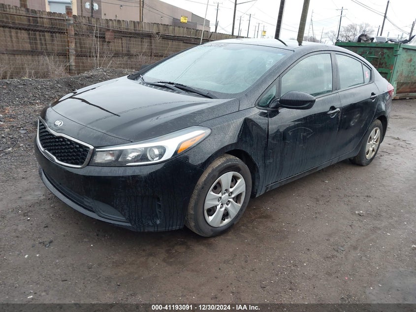 2017 KIA FORTE VIN: 3KPFK4A70HE113036