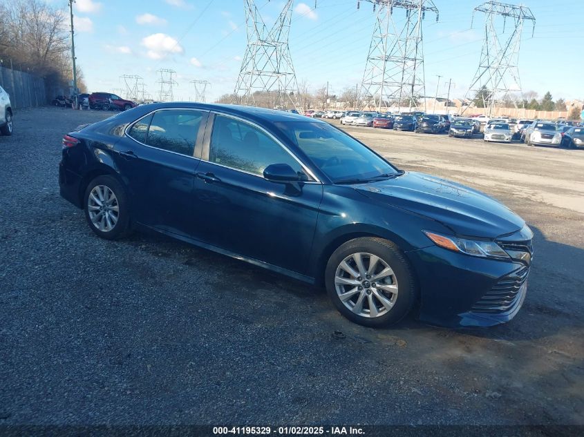 VIN 4T1B11HK9JU509382 2018 Toyota Camry, LE no.1