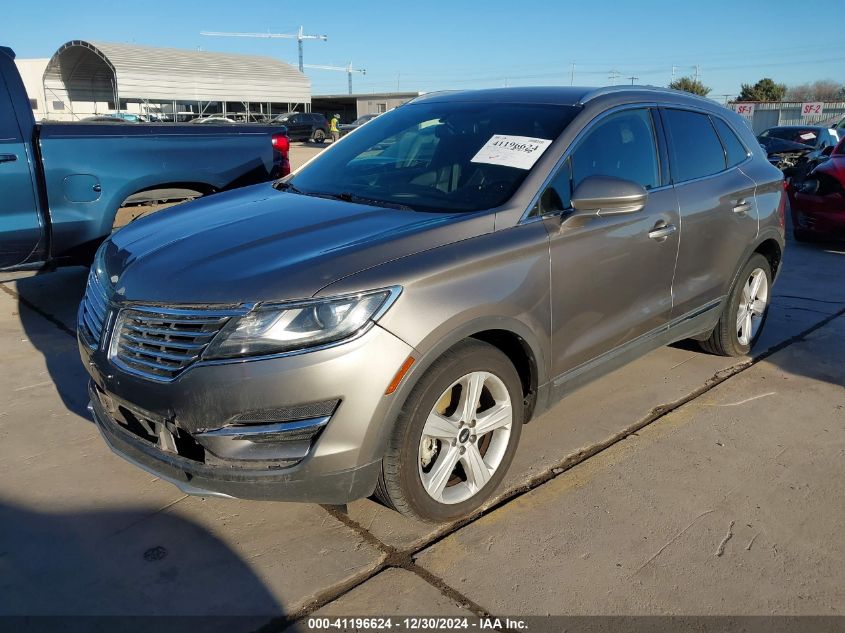 VIN 5LMCJ1C97GUJ15927 2016 Lincoln MKC, Premier no.2