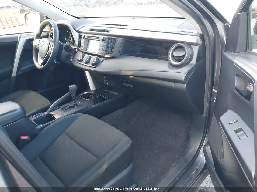 2018 TOYOTA RAV4 LE - JTMBFREV7JJ748983