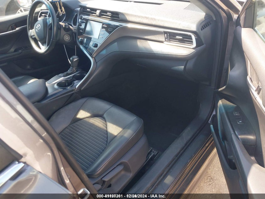 2018 TOYOTA CAMRY VIN: 4T1B11HK4JU539731