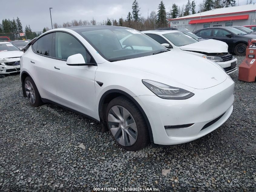 VIN 7SAYGDEE3NF428795 2022 TESLA MODEL Y no.1