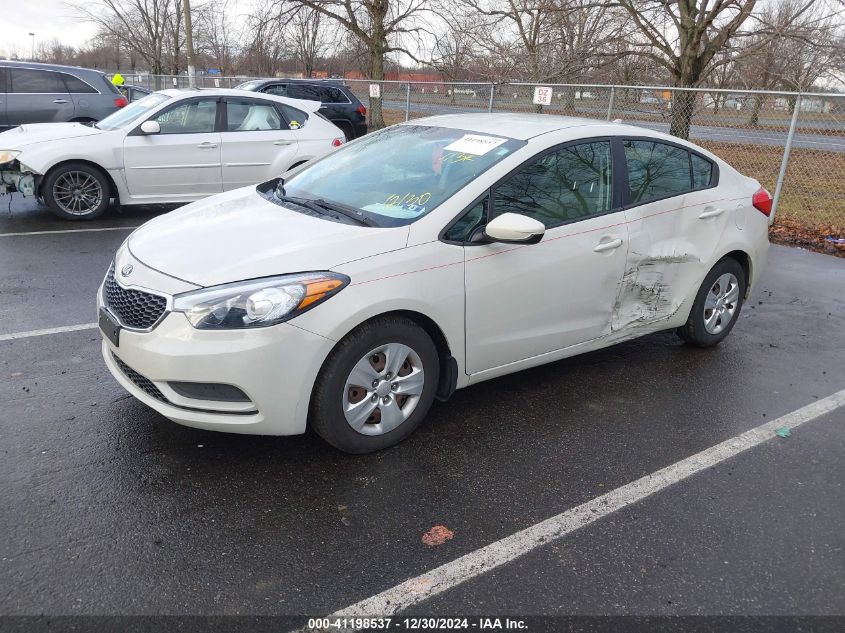 VIN KNAFK4A67F5374838 2015 KIA Forte, LX no.2