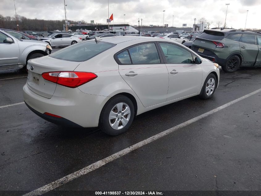 VIN KNAFK4A67F5374838 2015 KIA Forte, LX no.4