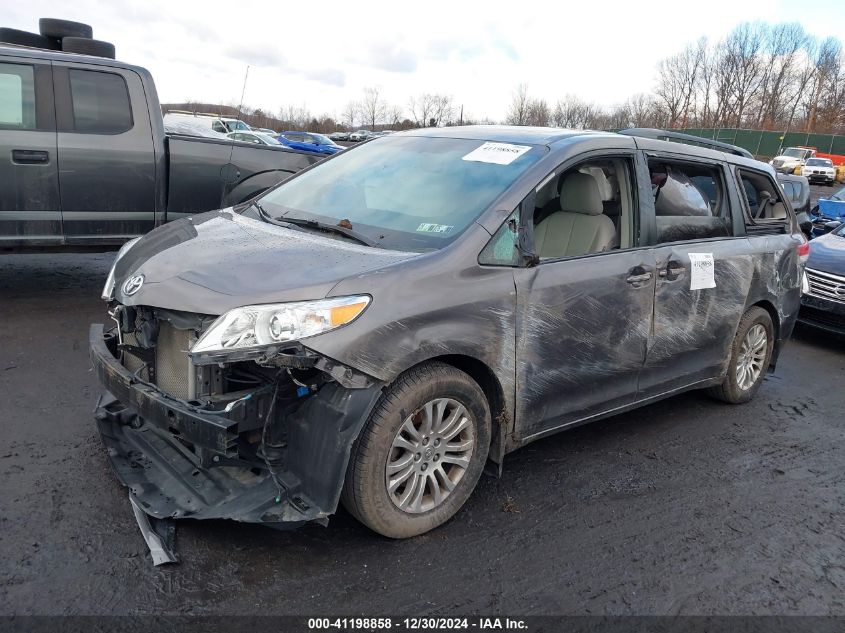 VIN 5TDYK3DC9DS400709 2013 Toyota Sienna, Xle/Limited no.2