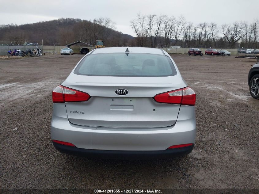 VIN KNAFK4A66F5433183 2015 KIA FORTE no.16