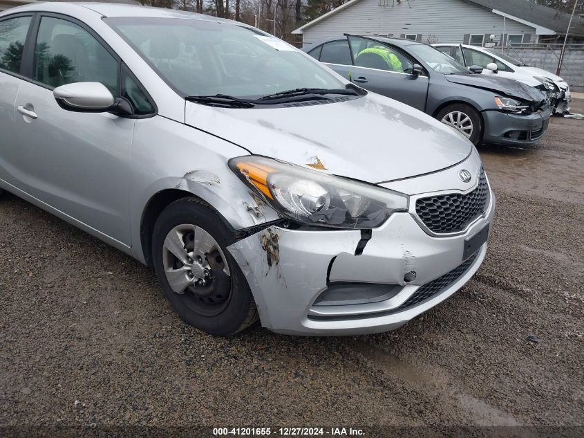 VIN KNAFK4A66F5433183 2015 KIA FORTE no.6