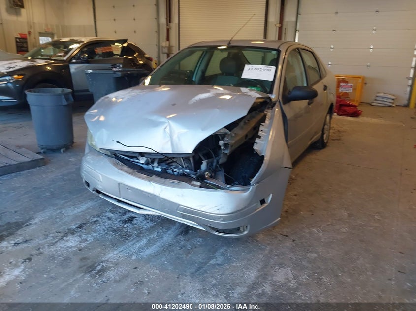 2007 FORD FOCUS VIN: 1FAHP34N77W357176