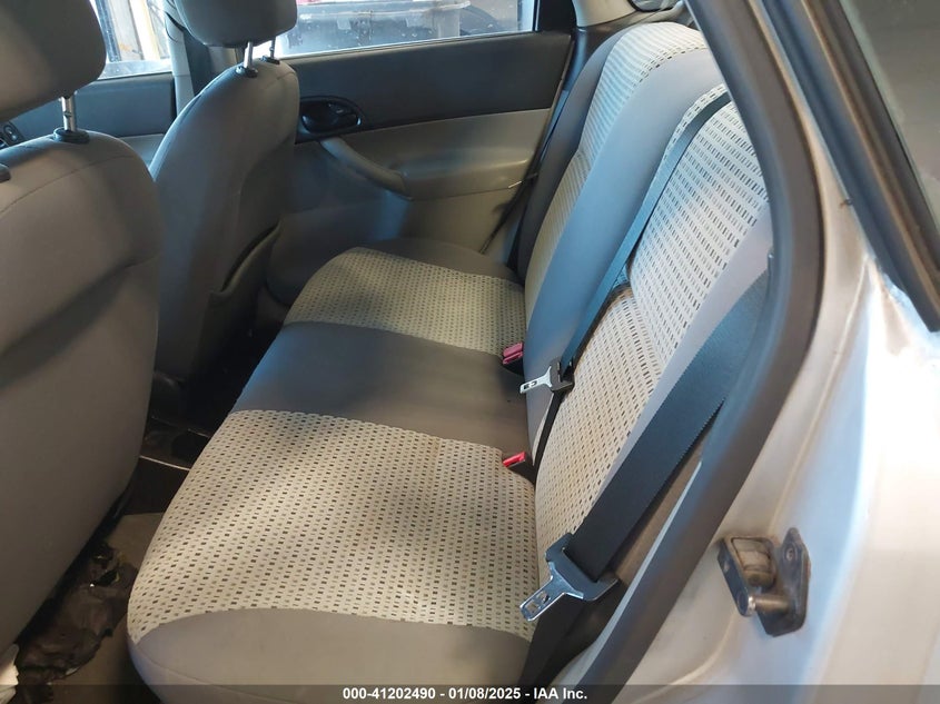 2007 FORD FOCUS VIN: 1FAHP34N77W357176