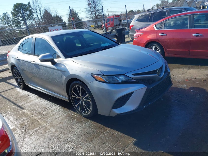 2018 TOYOTA CAMRY SE - 4T1B11HK5JU607888
