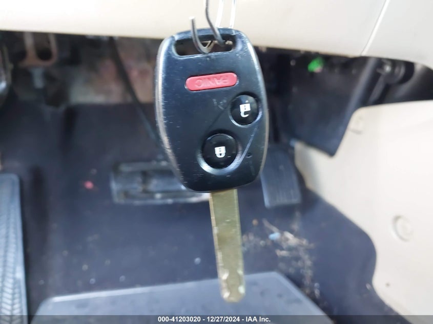2010 HONDA CR-V VIN: 3CZRE4H58AG705779