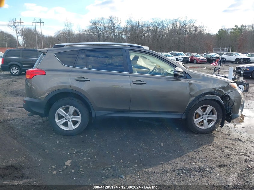 2013 TOYOTA RAV4 XLE - JTMRFREV2DD042778