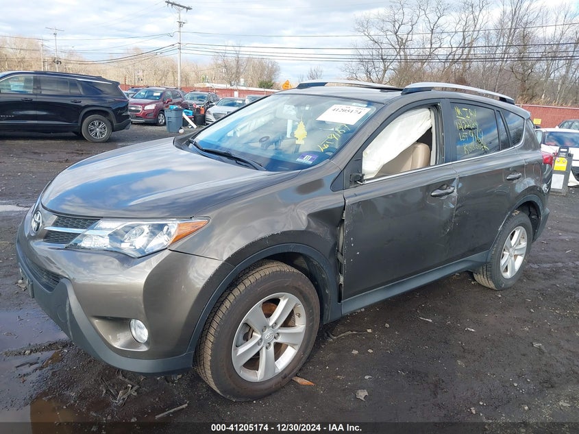 2013 TOYOTA RAV4 XLE - JTMRFREV2DD042778