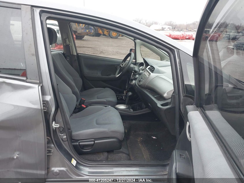 2012 HONDA FIT VIN: JHMGE8H31CC029201