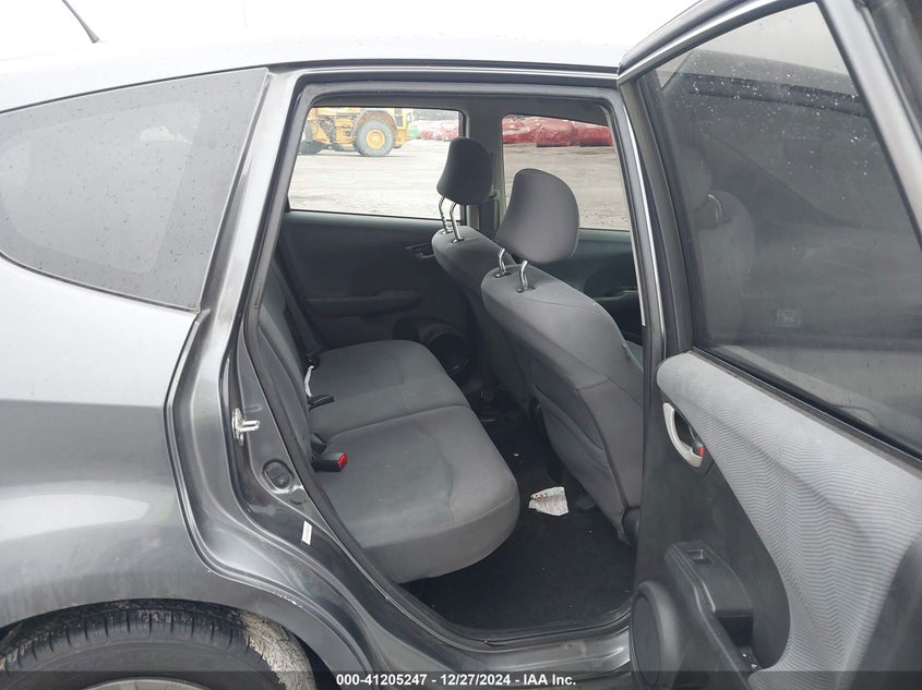 2012 HONDA FIT VIN: JHMGE8H31CC029201