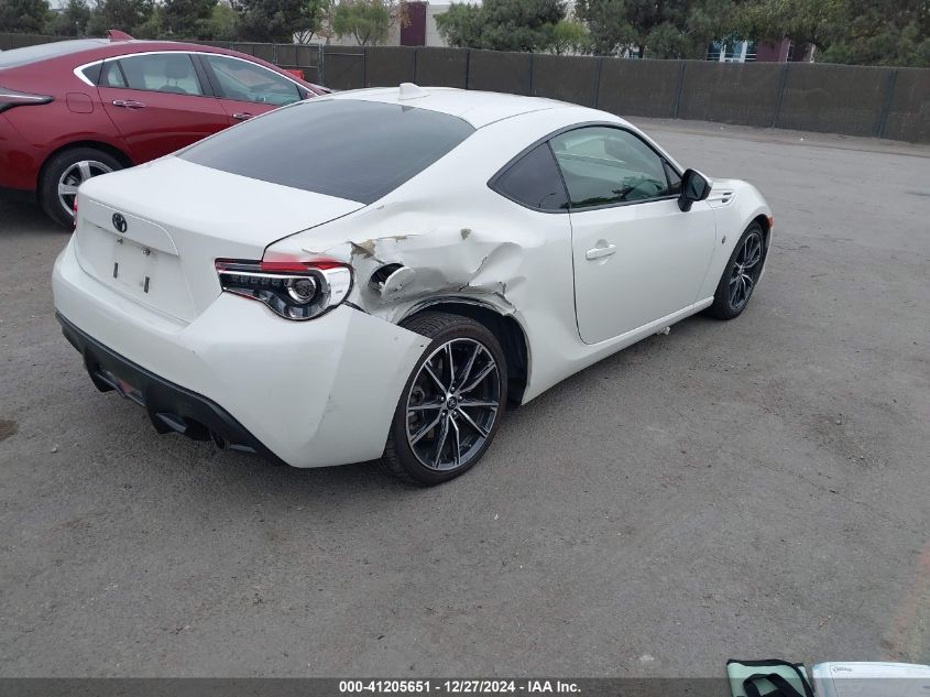 VIN JF1ZNAA11H9711385 2017 TOYOTA 86 no.4