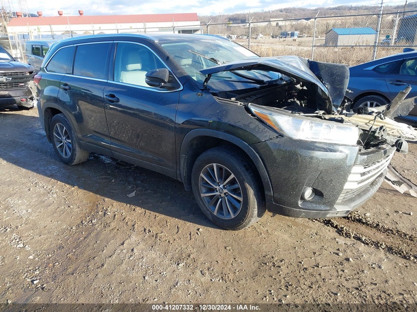 TOYOTA HIGHLANDER XLE 2019