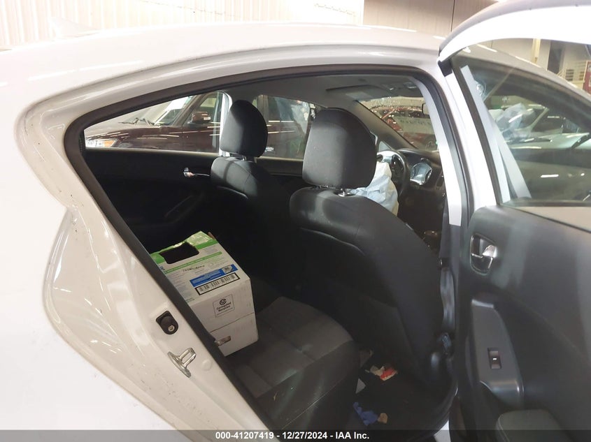 2018 KIA FORTE VIN: 3KPFL4A77JE278181