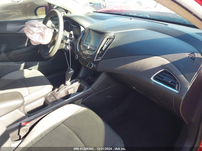 2017 CHEVROLET CRUZE VIN: 1G1BE5SM5H7102218