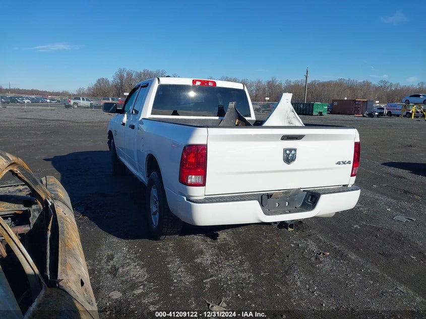 2019 RAM 1500 CLASSIC VIN: 1C6RR7FG3KS631821