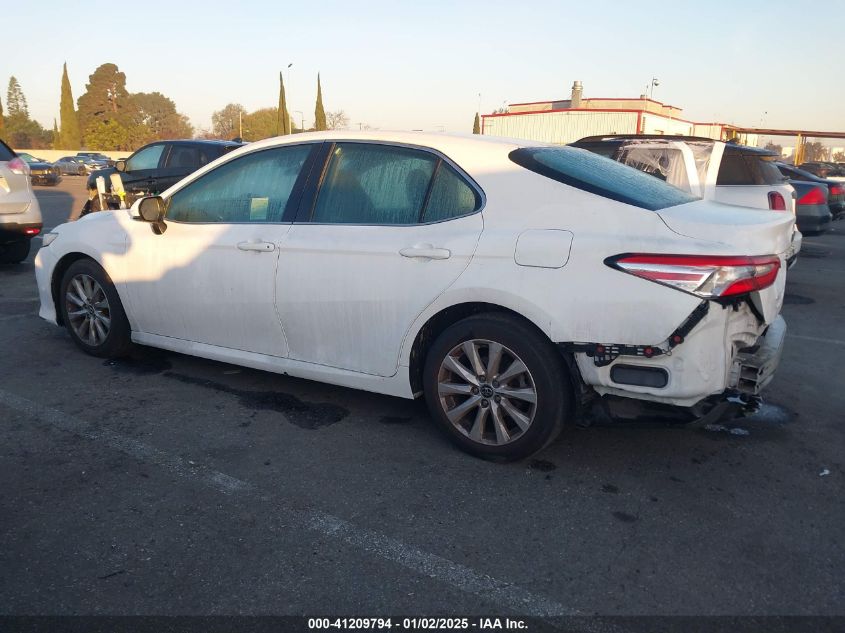 VIN 4T1B11HK3JU615357 2018 Toyota Camry, LE no.14