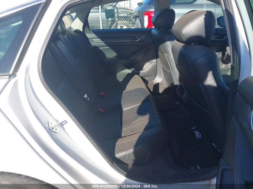 2018 HONDA ACCORD VIN: 1HGCV1F1XJA210090
