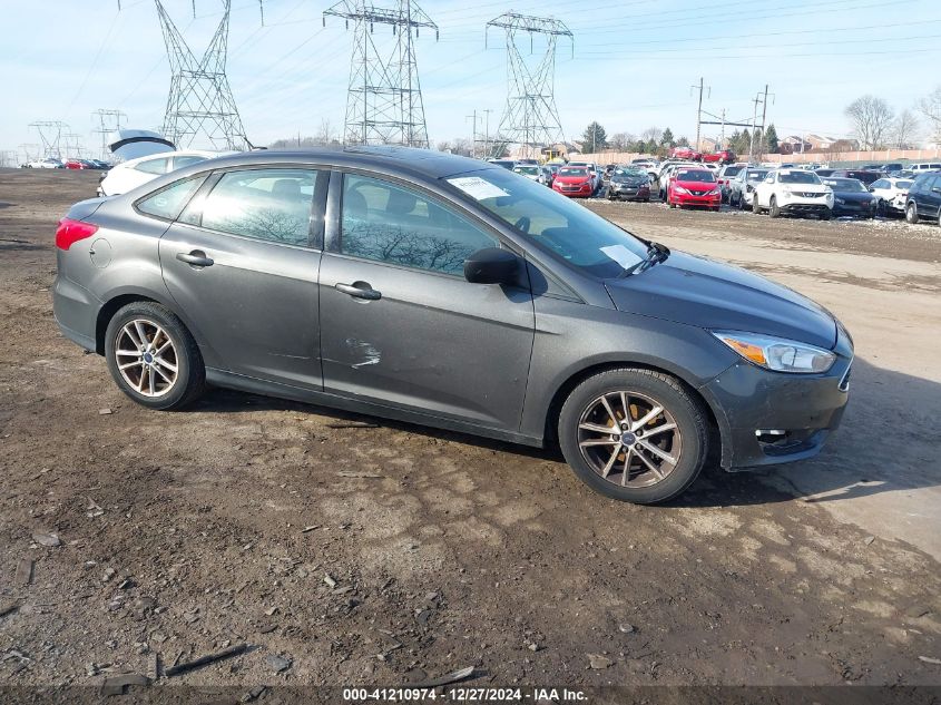 VIN 1FADP3F29FL303928 2015 FORD FOCUS no.1