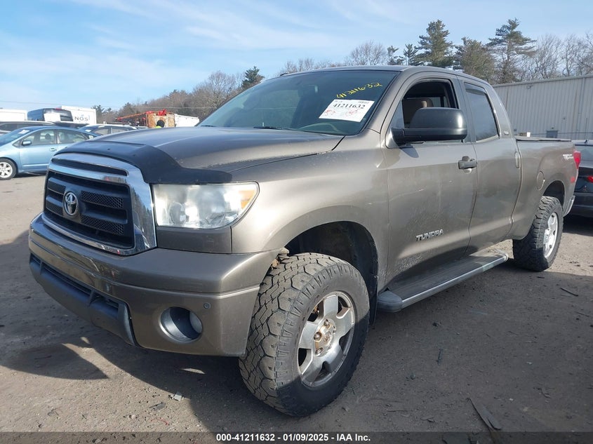 2011 TOYOTA TUNDRA VIN: 5TFUM5F15BX020824