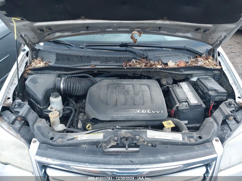 2011 CHRYSLER TOWN & COUNTRY VIN: 2A4RR5DG1BR771619