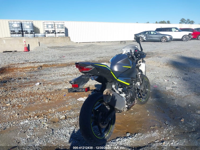 VIN JKAEXKG14MDAD1769 2021 KAWASAKI EX400