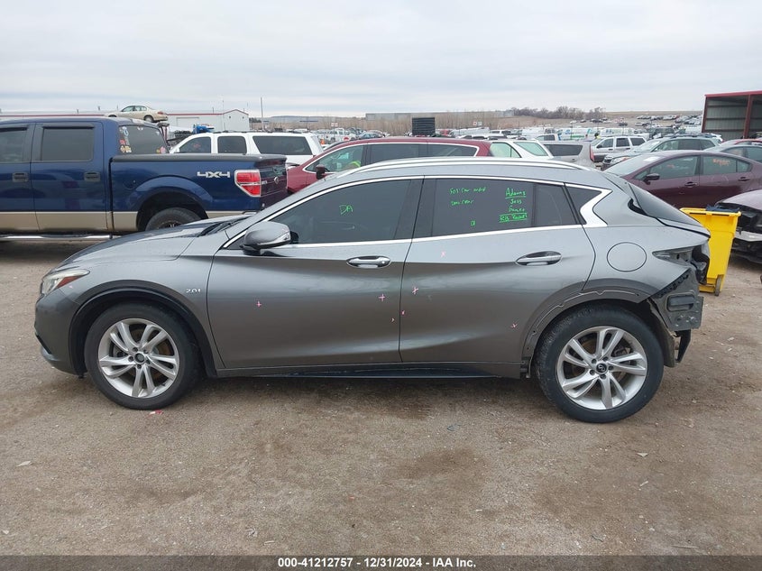 2017 INFINITI QX30 PREMIUM - SJKCH5CP3HA027322